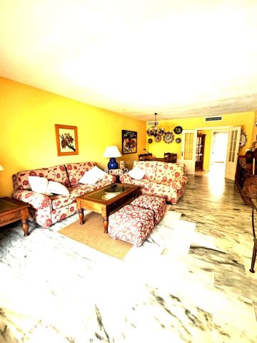 https://cdn.resales-online.com/public/8usg2qssqc/properties/6be5870e751711f086ca02a3ded47a2d/w1200/7-aa4cc561180b369757c0bb4af9886cd3.jpg?v=1754758955