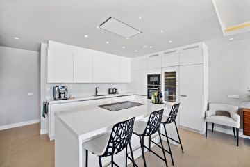 https://cdn.resales-online.com/public/su2jrcdvgq/properties/3fb0bf2b73b211f086ca02a3ded47a2d/w1200/36-be7efbbd8b294061d3f27cb7c37865bb.jpg?v=1754590585