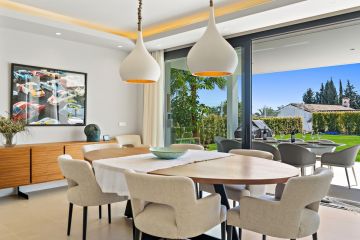 https://cdn.resales-online.com/public/su2jrcdvgq/properties/3fb0bf2b73b211f086ca02a3ded47a2d/w1200/40-f31507287178c6a03c2c34ff88cc832c.jpg?v=1754590585