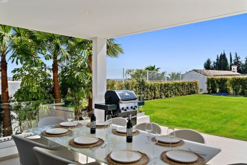 https://cdn.resales-online.com/public/su2jrcdvgq/properties/3fb0bf2b73b211f086ca02a3ded47a2d/w1200/42-3aa90f523689fc5a59d5d37badfe1b6f.jpg?v=1754590585