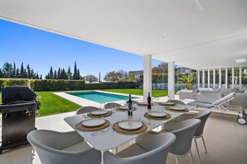 https://cdn.resales-online.com/public/su2jrcdvgq/properties/3fb0bf2b73b211f086ca02a3ded47a2d/w1200/44-a9b00fef606e1a421f9431575315bbcb.jpg?v=1754590585
