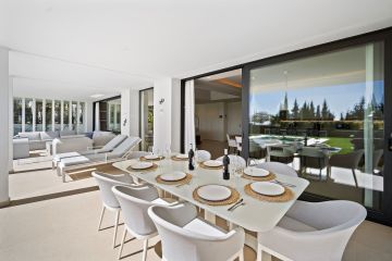 https://cdn.resales-online.com/public/su2jrcdvgq/properties/3fb0bf2b73b211f086ca02a3ded47a2d/w1200/46-0edebaf512af70cdbc38d73d8131be5b.jpg?v=1754590585