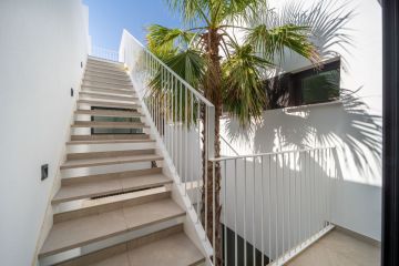 https://cdn.resales-online.com/public/7x5kh23p48/properties/88ae4b69776411f086ca02a3ded47a2d/w1200/15-11d12f2f454f2f5e9b981fdd8b901d51.jpg?v=1754997949