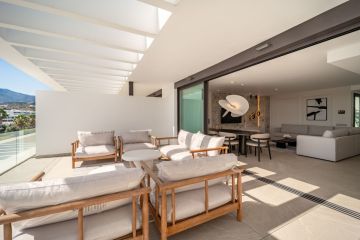https://cdn.resales-online.com/public/7x5kh23p48/properties/88ae4b69776411f086ca02a3ded47a2d/w1200/16-ec67b526875bf0124b6ce4328a754439.jpg?v=1754997949