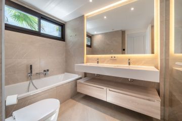 https://cdn.resales-online.com/public/7x5kh23p48/properties/88ae4b69776411f086ca02a3ded47a2d/w1200/21-2c707e7c511429b4f8ec4ee5f221ddb6.jpg?v=1754997949