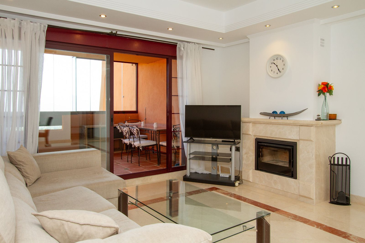 https://cdn.resales-online.com/public/jecmbnhkgk/properties/2214bb5a712911f086ca02a3ded47a2d/w1200/1-7980e48d732b6fc85c14b43b94d2aa54.jpg?v=1755013504