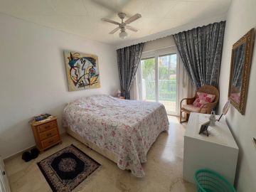 https://cdn.resales-online.com/public/l5qiehb852/properties/7ec8efe3783411f086ca02a3ded47a2d/w1200/14-d70dc3102c00d7be0e872dfe1c1f86d7.jpg?v=1755089649