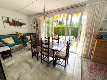 https://cdn.resales-online.com/public/l5qiehb852/properties/7ec8efe3783411f086ca02a3ded47a2d/w1200/4-c23c0f86247804fa50226aecd8b0b2c8.jpg?v=1755089649