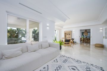 https://cdn.resales-online.com/public/b3evhsn1uj/properties/37321c30799711f086ca02a3ded47a2d/w1200/24-613bbc26f32d7013d348ef202dd30a43.jpg?v=1755238681