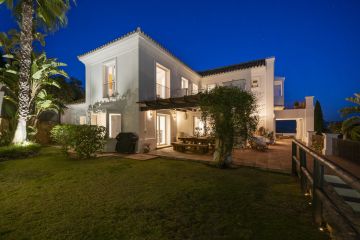 https://cdn.resales-online.com/public/b3evhsn1uj/properties/37321c30799711f086ca02a3ded47a2d/w1200/3-e898b2bb2a2fdfd06d2c39894dce8316.jpg?v=1755238681