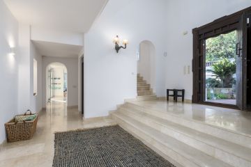 https://cdn.resales-online.com/public/b3evhsn1uj/properties/37321c30799711f086ca02a3ded47a2d/w1200/31-5e8b9eb86a2d455eeaf43a7bbf3ccd12.jpg?v=1755238681