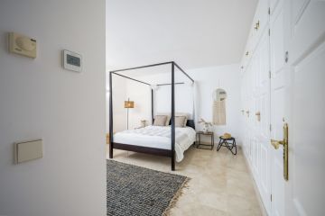 https://cdn.resales-online.com/public/b3evhsn1uj/properties/37321c30799711f086ca02a3ded47a2d/w1200/35-53608d01401493ba18e3704836160563.jpg?v=1755238681