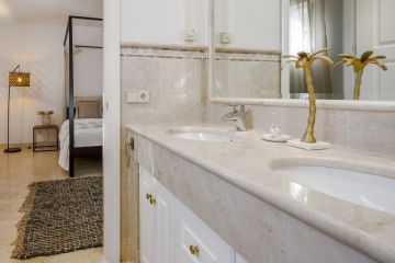 https://cdn.resales-online.com/public/b3evhsn1uj/properties/37321c30799711f086ca02a3ded47a2d/w1200/39-a493fe9149752455d4aa759b42ca0ea1.jpg?v=1755238681