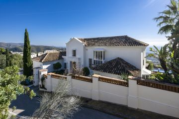 https://cdn.resales-online.com/public/b3evhsn1uj/properties/37321c30799711f086ca02a3ded47a2d/w1200/4-c23c0f86247804fa50226aecd8b0b2c8.jpg?v=1755238681