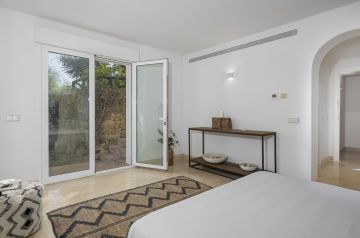 https://cdn.resales-online.com/public/b3evhsn1uj/properties/37321c30799711f086ca02a3ded47a2d/w1200/44-a9b00fef606e1a421f9431575315bbcb.jpg?v=1755238681
