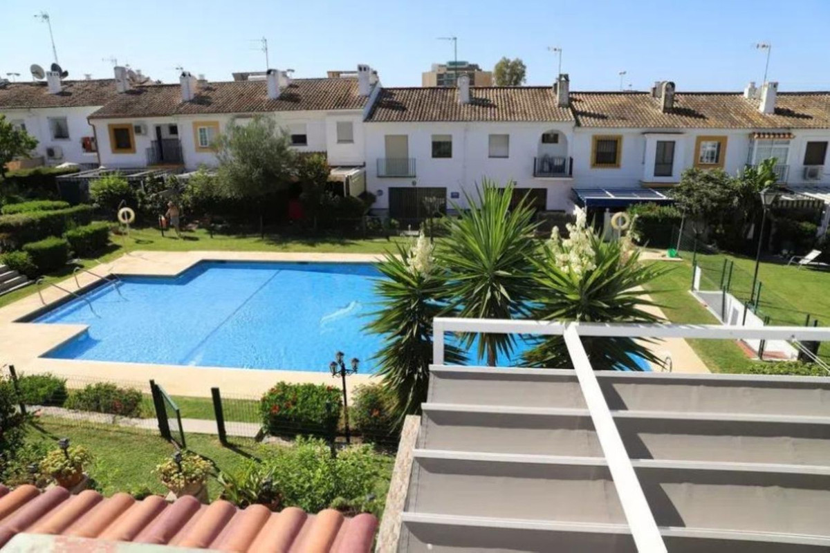 https://cdn.resales-online.com/public/7rg1k5rn6p/properties/902e60af79e711f086ca02a3ded47a2d/w1200/1-7980e48d732b6fc85c14b43b94d2aa54.jpg?v=1755347592