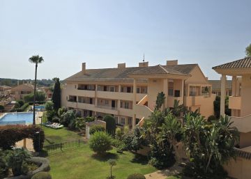https://cdn.resales-online.com/public/66nt3mzl2e/properties/571f8e747b9c11f086ca02a3ded47a2d/w1200/13-5fd73dea700db77384c091ca9818b1a9.jpg?v=1755461395