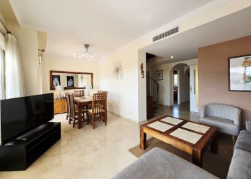 https://cdn.resales-online.com/public/66nt3mzl2e/properties/571f8e747b9c11f086ca02a3ded47a2d/w1200/15-11d12f2f454f2f5e9b981fdd8b901d51.jpg?v=1755461395