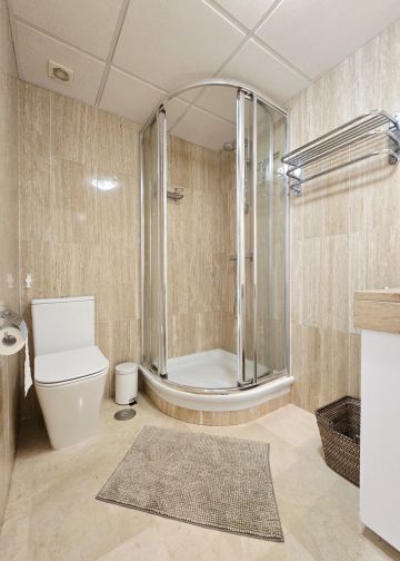 https://cdn.resales-online.com/public/66nt3mzl2e/properties/571f8e747b9c11f086ca02a3ded47a2d/w1200/16-ec67b526875bf0124b6ce4328a754439.jpg?v=1755461395