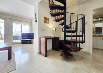 https://cdn.resales-online.com/public/66nt3mzl2e/properties/571f8e747b9c11f086ca02a3ded47a2d/w1200/22-bcf8e6250e0bab365f900a8ac31ac040.jpg?v=1755461395
