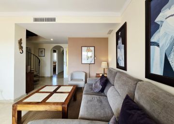 https://cdn.resales-online.com/public/66nt3mzl2e/properties/571f8e747b9c11f086ca02a3ded47a2d/w1200/32-e7f90ea5feef5e01d64d74d6b6d8a834.jpg?v=1755461395