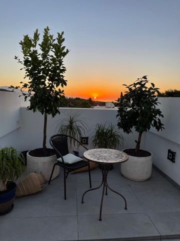 https://cdn.resales-online.com/public/e8tzzy3imr/properties/cab7d0876a0f11f086ca02a3ded47a2d/w1200/7-aa4cc561180b369757c0bb4af9886cd3.jpg?v=1753531617