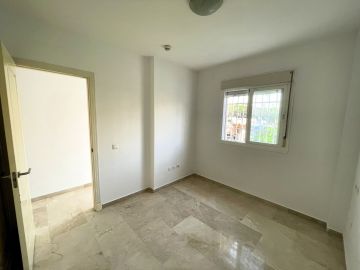 https://cdn.resales-online.com/public/1op5nr1ymv/properties/4e8ae4377d9a11f086ca02a3ded47a2d/w1200/3-e898b2bb2a2fdfd06d2c39894dce8316.jpg?v=1755679973