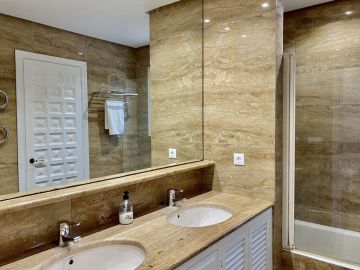 https://cdn.resales-online.com/public/j1agiehb6r/properties/0eb161f77d2711f086ca02a3ded47a2d/w1200/11-20939a0134ad724a8cb2a801094d15a4.jpg?v=1755630315