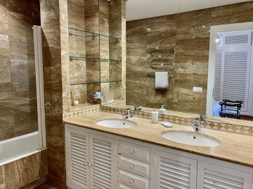 https://cdn.resales-online.com/public/j1agiehb6r/properties/0eb161f77d2711f086ca02a3ded47a2d/w1200/8-e64a9055bba3e77ac8aca3b893cdf826.jpg?v=1755630315