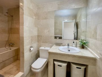 https://cdn.resales-online.com/public/b5pwwvyejo/properties/0dc614747b5611f086ca02a3ded47a2d/w1200/12-53013098fcab6c38b1379cd33298e050.jpg?v=1755430820