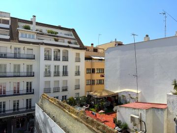 https://cdn.resales-online.com/public/lfdk02ac23/properties/aa1f8577826811f086ca02a3ded47a2d/w1200/24-613bbc26f32d7013d348ef202dd30a43.jpg?v=1756208460