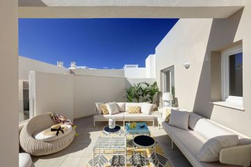https://cdn.resales-online.com/public/wwndwckuhukn6wvq/properties/2nzcprfov6cxnkt/w1200/15-11d12f2f454f2f5e9b981fdd8b901d51.jpg?v=1756207186