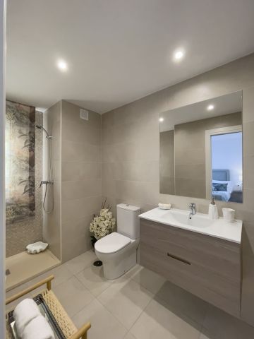 https://cdn.resales-online.com/public/wwndwckuhukn6wvq/properties/2nzcprfov6cxnkt/w1200/9-467d0cee5b725f3ef65f102a0c2e69c0.jpg?v=1756207186