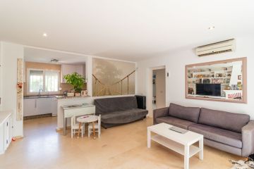 https://cdn.resales-online.com/public/vs9n5zw5gq/properties/159a21c781a911f086ca02a3ded47a2d/w1200/5-3595ad71cbd87be6c3643a4285ef4791.jpg?v=1756288104