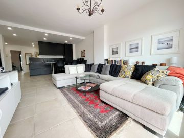 https://cdn.resales-online.com/public/ti8i3ng8rd/properties/849f08eb819f11f086ca02a3ded47a2d/w1200/3-e898b2bb2a2fdfd06d2c39894dce8316.jpg?v=1756315370