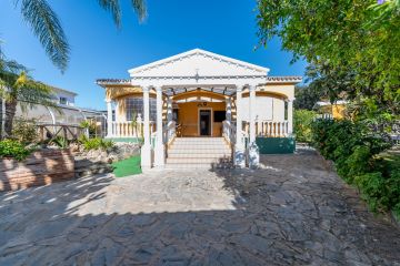 https://cdn.resales-online.com/public/k9ao9bki7f/properties/12366a32bd0d11ef84cf0217bc231ef4/w1200/1-7980e48d732b6fc85c14b43b94d2aa54.jpg?v=1738050948