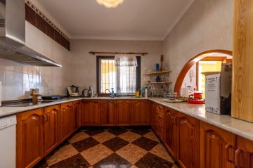 https://cdn.resales-online.com/public/k9ao9bki7f/properties/12366a32bd0d11ef84cf0217bc231ef4/w1200/19-d0ed7da2012a09046d307c195d98e7d6.jpg?v=1738050948