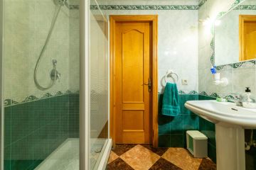 https://cdn.resales-online.com/public/k9ao9bki7f/properties/12366a32bd0d11ef84cf0217bc231ef4/w1200/25-45e7a00e8ada30030040e20a35fbccfd.jpg?v=1738050948