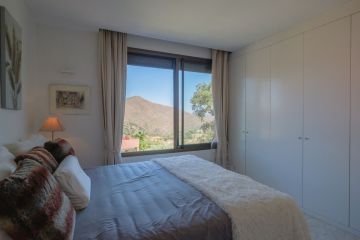 https://cdn.resales-online.com/public/sb5m6pabs6/properties/dca3b5b084ad11f086ca02a3ded47a2d/w1200/14-d70dc3102c00d7be0e872dfe1c1f86d7.jpg?v=1756471174
