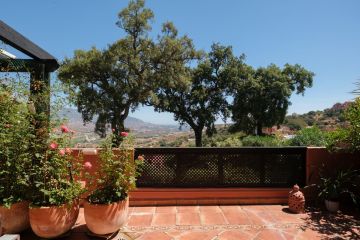 https://cdn.resales-online.com/public/sb5m6pabs6/properties/dca3b5b084ad11f086ca02a3ded47a2d/w1200/21-2c707e7c511429b4f8ec4ee5f221ddb6.jpg?v=1756471174