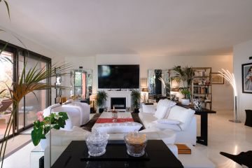 https://cdn.resales-online.com/public/sb5m6pabs6/properties/dca3b5b084ad11f086ca02a3ded47a2d/w1200/4-c23c0f86247804fa50226aecd8b0b2c8.jpg?v=1756471174