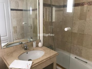 https://cdn.resales-online.com/public/up35jgrhau/properties/38248ae0871b11f086ca02a3ded47a2d/w1200/10-bb915d1cb19341576dcdc994b81ab9c5.jpg?v=1756725511