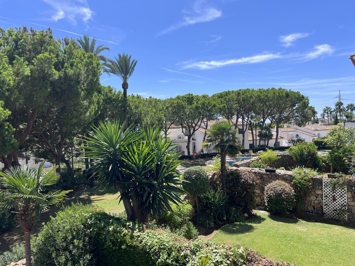 https://cdn.resales-online.com/public/l5qiehb852/properties/e3a0eba286ba11f086ca02a3ded47a2d/w1200/1-7980e48d732b6fc85c14b43b94d2aa54.jpg?v=1756685569