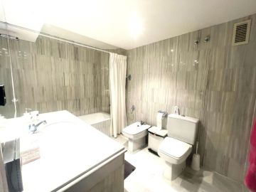 https://cdn.resales-online.com/public/l5qiehb852/properties/ec56b9c983fe11f086ca02a3ded47a2d/w1200/18-cc72f169493c096e712837ff5d8b6e41.jpg?v=1756554921