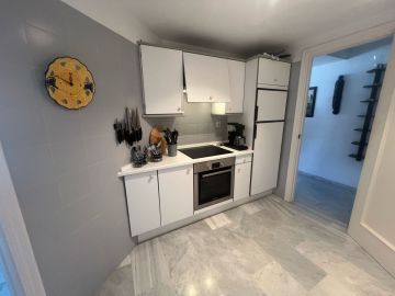 https://cdn.resales-online.com/public/l5qiehb852/properties/ec56b9c983fe11f086ca02a3ded47a2d/w1200/8-e64a9055bba3e77ac8aca3b893cdf826.jpg?v=1756554921