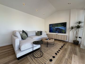 https://cdn.resales-online.com/public/bu3xaye4ae/properties/df25dae680ec11f086ca02a3ded47a2d/w1200/17-dd5fcd4f0eb487dfa3803f7e20814c0e.jpg?v=1756047994