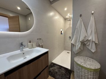 https://cdn.resales-online.com/public/bu3xaye4ae/properties/df25dae680ec11f086ca02a3ded47a2d/w1200/24-613bbc26f32d7013d348ef202dd30a43.jpg?v=1756047994
