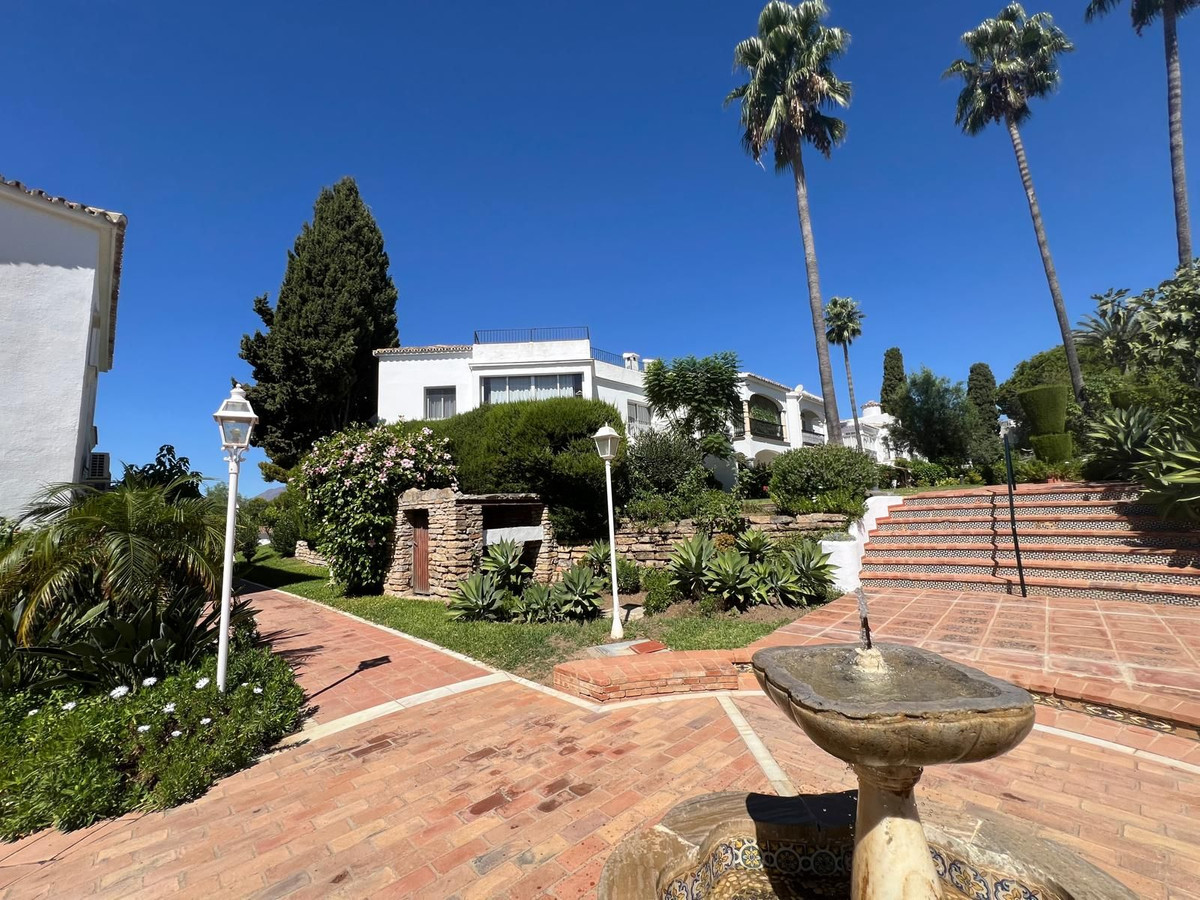 https://cdn.resales-online.com/public/l5qiehb852/properties/932b6bdd88bc11f086ca02a3ded47a2d/w1200/18-cc72f169493c096e712837ff5d8b6e41.jpg?v=1756905235
