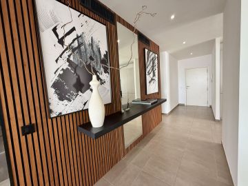 https://cdn.resales-online.com/public/q2571hsmbz2fz3bi/properties/a153d7fa88af11f086ca02a3ded47a2d/w1200/11-20939a0134ad724a8cb2a801094d15a4.jpg?v=1756901264