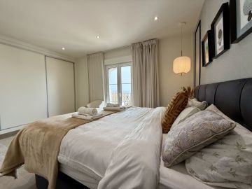 https://cdn.resales-online.com/public/q2571hsmbz2fz3bi/properties/a153d7fa88af11f086ca02a3ded47a2d/w1200/20-d1f7658cbe4ba6cd8666fec30fba80ad.jpg?v=1756901264